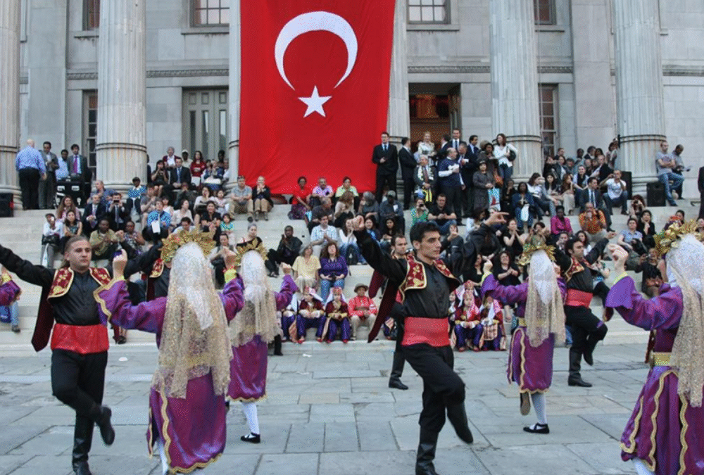 Cultural Differences Russian Speakers Should Expect in Turkey